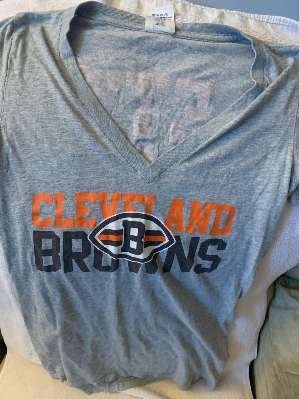 VS PINK NFL Cleveland Browns VNeck Shirt